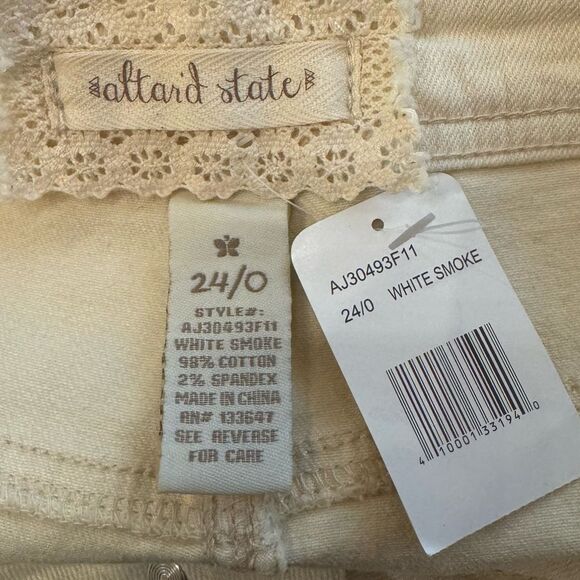 NWT Altar’d State White Shorts size 0 - Picture 4 of 5